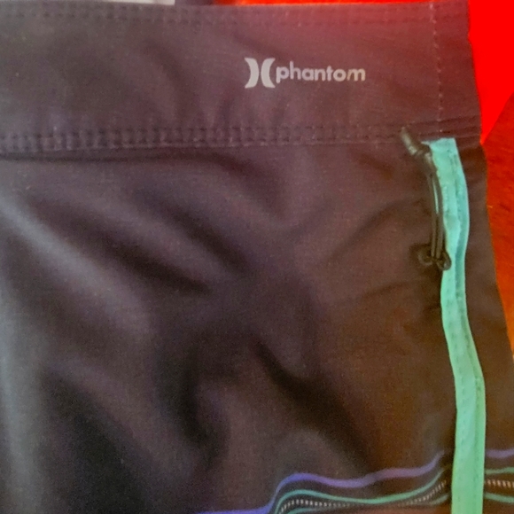 Hurley Phantom board shorts 🏄‍♂️ - Picture 3 of 4